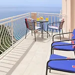 Vista Apartments