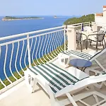 Vista Apartments